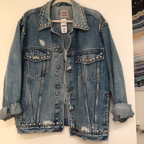 Studded and embroidered oversized denim jacket. - Picture 2 of 3